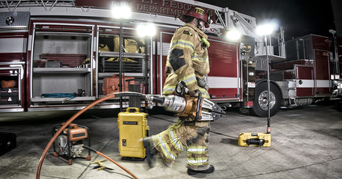 pelican-firefighter-rescue-cases-remote-lights